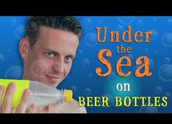 Enlace a Bajo el mar, interpretada por los Bottle Boys, no tiene desperdicio
