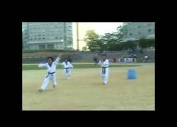 Enlace a Combinación de fútbol y taekwondo