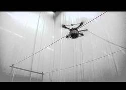 Enlace a Drones autónomos ya son capaces de generar tela de araña con cuerdas