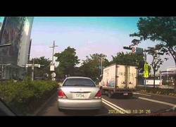 Enlace a Motivo para tener dash-cam: evitar estafas como esta [1:55]