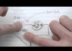 Enlace a Rotulador que te permite dibujar circuitos eléctricos sobre el papel