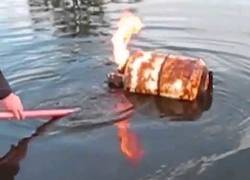 Enlace a Cada cuál tiene sus aficiones, unos coleccionan sellos, otros disparar a bombonas de propano