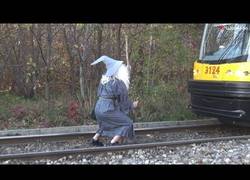 Enlace a Si Gandalf no te deja pasar, no pasas, aunque seas un tren