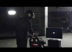 Enlace a Uno de los mejores jugadores de Gran Turismo conduciendo bajo los efectos del alcohol