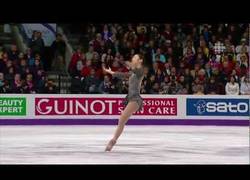 Enlace a Considerada una de las mejores actuaciones de patinaje sobre hielo, sin palabras