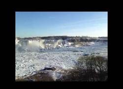 Enlace a Las cataratas del Niagara congeladas por el último temporal de frío