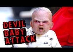 Enlace a El ataque del bebé diabólico