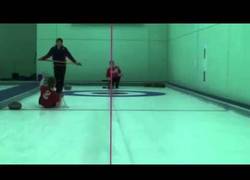 Enlace a Queda demostrado que el curling es un deporte de riesgo