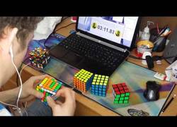 Enlace a Record Mundial: Resolver cubos Rubik de 2x2 a 7x7 en 6 minutos