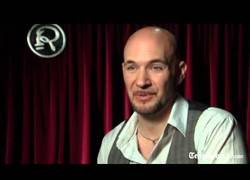 Enlace a El hombre con el registro de voz más grave del mundo