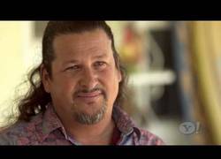 Enlace a El ex-surfista profesional que utiliza el surf como terapia para niños autistas