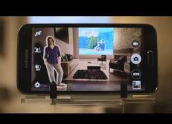 Enlace a Ya se ha podido ver el nuevo Samsung Galaxy S5 en el Mobile World Congress de Barcelona (inglés)