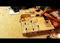 Enlace a A esto le llamo paciencia y dedicación, maqueta hecha con palitos de helado