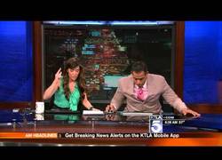 Enlace a Un terremoto sacudió Los Ángeles y generó pánico en un telediario en directo