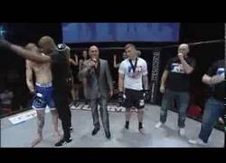 Enlace a Parece que tenemos nuevo récord mundial de KO más rápido, poco más de un segundo [1:20]