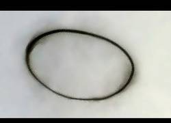 Enlace a Un misterioso anillo negro en el cielo asombra a los vecinos de una localidad inglesa