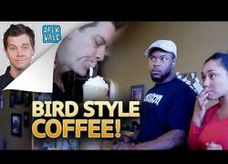 Enlace a Si un camarero te ofrece probar un café gratis al bird style, desconfía