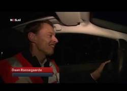 Enlace a Señalización de carreteras que brilla en la oscuridad mejora la seguridad vial en Holanda