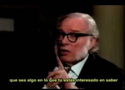 Enlace a El mismísimo Isaac Asimov explicando su visión de cómo debería ser la educación, y no le falta razón