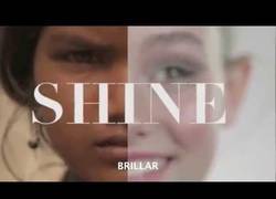 Enlace a Las niñas de la India pierden su brillo para que otras chicas lo tengan