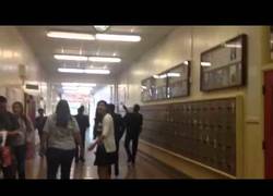 Enlace a ¿Qué puedes hacer para despedirte de tu instituto con clase?¡Que unos mariachis sigan al director!