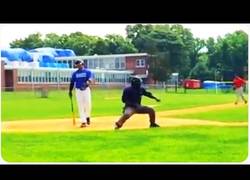 Enlace a Ser árbitro puede ser aburrido, excepto si te metes mucho en el papel