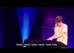 Enlace a Así son las canciones pop de amor hoy en día, divertidísima crítica a la industria musical