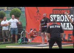 Enlace a Ahora no señorita, acabo de levantar casi 500kg