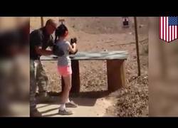Enlace a Niña (9) mata accidentalemente a su instructor de tiro [inglés]