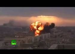 Enlace a Avión militar de Libia se estrella contra un edificio residencial