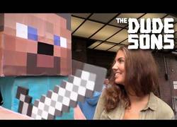 Enlace a Hola me llamo Steve, ¿Saldrías conmigo?