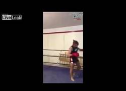 Enlace a ¿Te ríes al pelear con un abuelete, verdad? Pues toma 2 y una de regalo