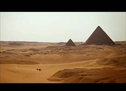 Enlace a Así se veía la Gran Pirámide de Giza recién construida [Inglés - 2:20]