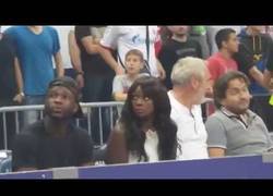 Enlace a Su cara es épica ¿es la primera vez que va a un partido?