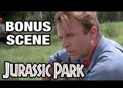 Enlace a La escena inédita de Jurassic Park ¡Menudo mashup!
