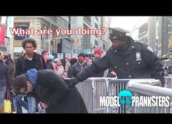 Enlace a ¡Sorpresa! Ni los policías se salvan de esta broma