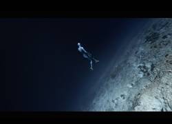 Enlace a Increíble vídeo sin efectos especiales 'Ocean gravity'