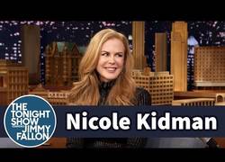 Enlace a Brutal el momento en el que Jimmy Fallon se da cuenta de que podría haber salido con Nicole Kidman