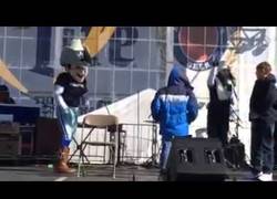 Enlace a Estafan a un niño de 10 años haciendo repetir el juego por ser del equipo rival (premio PS4)