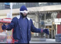 Enlace a Soy musulmán y ya me tachan de terrorista. Yo confío en ti ¿tú en mí? [0:28]