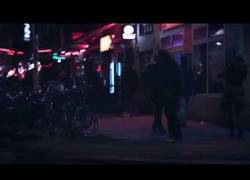 Enlace a ¡Alucina con lo que han creado para que los borrachos no orinen en las paredes!