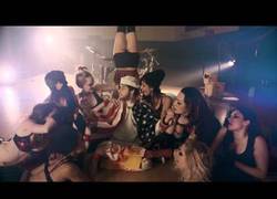 Enlace a Así es la famosa canción de Grease en versión METAL