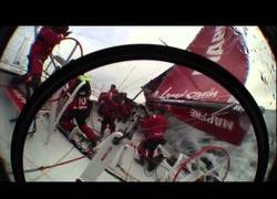 Enlace a Escalofriantes imagenes que nos llegan desde el equipo español de vuelta al mundo, Desafio Mapfre