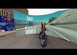 Enlace a Un vídeo de 360º por el que puedes navegar (Mira arriba a la izquierda)