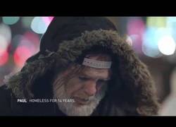 Enlace a Estos sintecho leen tuits crueles en contra de ellos [Inglés]