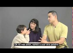 Enlace a Padres explican a sus hijos de dónde vienen los bebés, las reacciones de los niños no tienen precio