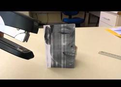 Enlace a Cuidado con la aliengrapadora