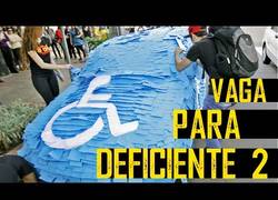 Enlace a Esto es lo que pasa cuando aparcas en una zona de minusválidos en Brasil