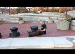 Enlace a La cara de felicidad al saber que sus partes están a salvo