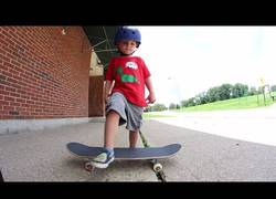 Enlace a Con 3 años hace mejores trucos que muchos adultos